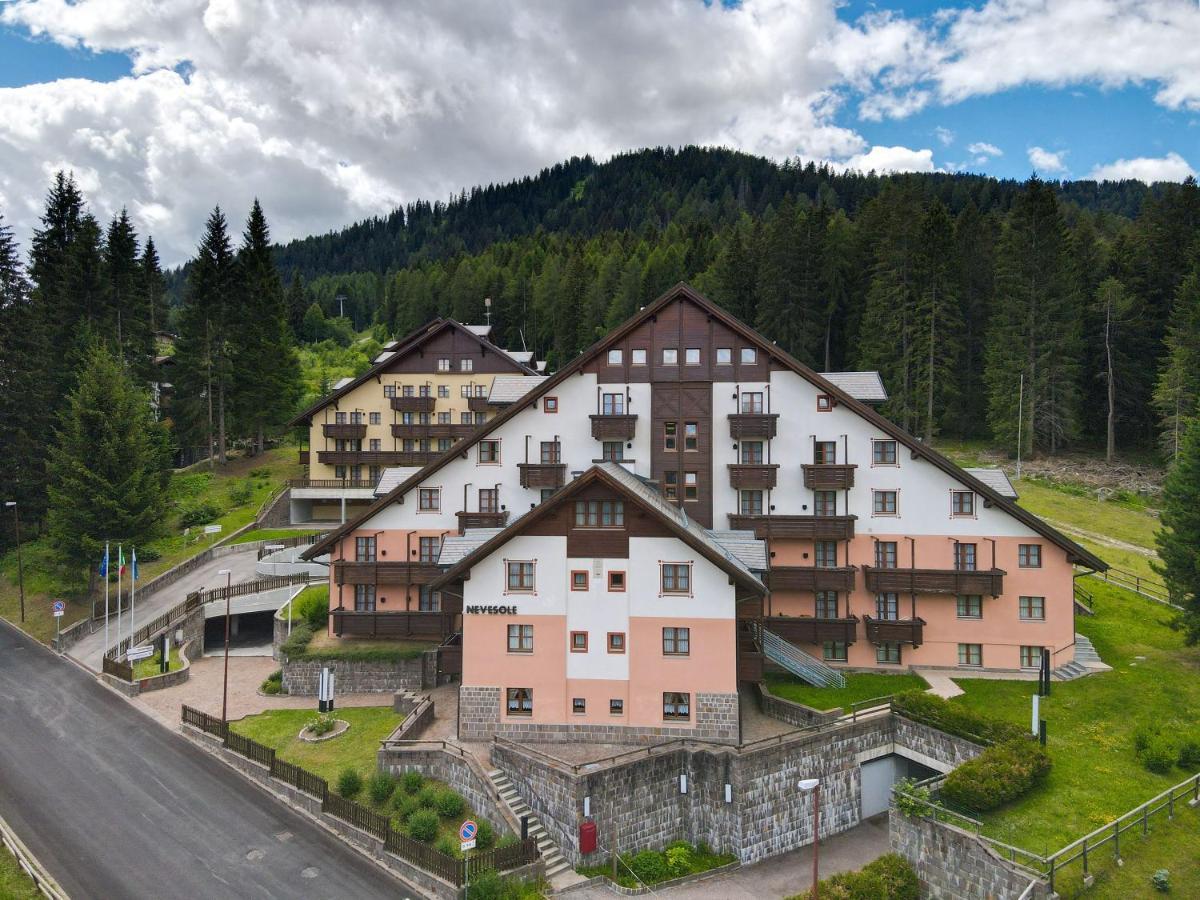 Nevesole Folgarida Resort Aparthotel Экстерьер фото